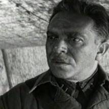 Лев Любецкий в фильме "Живые и мертвые"