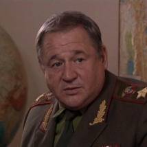 Анатолий Узденский в фильме "Десантный батя"