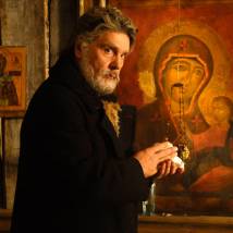 Сергей Маковецкий на съемках фильма "Поп"