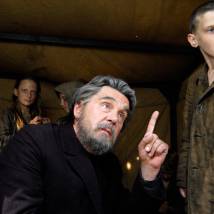 Сергей Маковецкий на съемках фильма "Поп"