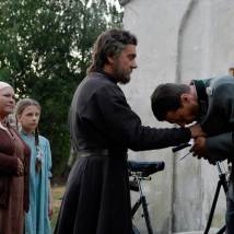Сергей Маковецкий, Нина Усатова, Елизавета Арзамасова на съемках фильма "Поп"