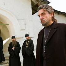 Сергей Маковецкий на съемках фильма "Поп"
