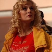 Алина Сандрацкая на съемках сериала "Обручальное кольцо"