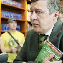 Михаил Ефремов на съемках фильма "Какраки" (© фото: Нора Жанэ)