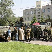 На съемках фильма "Завтра все будет по-другому"