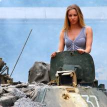 Светлана Устинова в фильме "На краю стою"