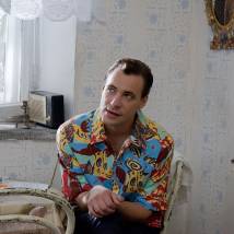 Евгений Цыганов в фильме "Огни притона"