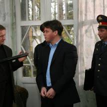 Михаил Клименюк, Константин Силаков и Владимир Михельсон в фильме "Закон обратного волшебства"