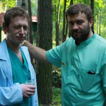 Михаил Трухин и Михаил Пореченков на съемках сериала "Доктор Тырса"