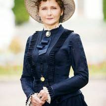 Людмила Кожевникова на съемках сериала "Институт благородных девиц"