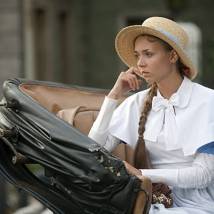 Евгения Водзинская на съемках сериала "Институт благородных девиц"