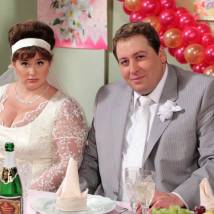 Станислав Дужников и Юлия Куварзина на съемках сериала "Воронины"