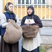 На съемках фильма "В лесах и на горах"
