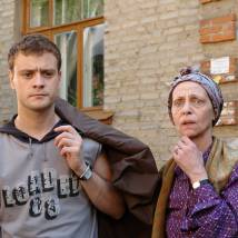 Юрий Мосейчук и Ёла Санько на съемках сериала "А счастье где-то рядом"