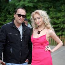 Дмитрий Нагиев и Ирина Темичева на съемках сериала "Пилот международных авиалиний"