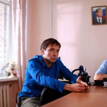 Даниил Белых на съемках сериала "Крутые берега"