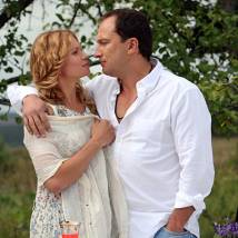 Татьяна Черкасова и Дмитрий Нагиев на съемках сериала "Бежать"