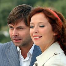 Елена Захарова и Михаил Дорожкин на съемках сериала "Бежать"