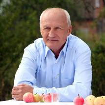 Юрий Беляев на съемках сериала "Бежать"