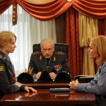 Светлана Ходченкова, Борис Невзоров и Елена Ивченко на съемках сериала "Метод Лавровой"