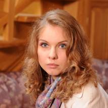 Полина Сыркина на съемках сериала "Однолюбы"