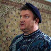 Олег Комаров на съемках сериала "Восьмидесятые"