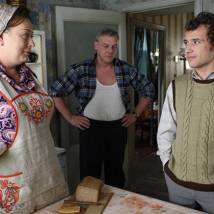 Мария Аронова, Александр Якин и Александр Половцев на съемках сериала "Восьмидесятые"