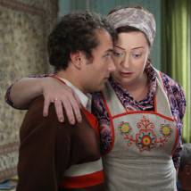 Александр Якин и Мария Аронова на съемках сериала "Восьмидесятые"