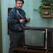 Олег Комаров на съемках сериала "Восьмидесятые"