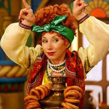 Елена Воробей в фильме "Новые приключения Аладдина"