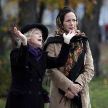 Светлана Немоляева и Ирина Купченко на съемках сериала "Земский доктор. Жизнь заново"