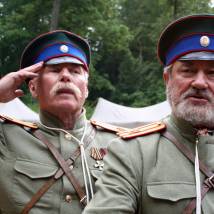 Богдан Ступка и Владимир Гостюхин на съемках фильма "ПодпоручикЪ РомашовЪ"