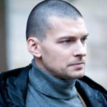Даниил Страхов на съемках фильма "Цезарь"