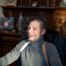 Даниил Страхов на съемках фильма "Цезарь"