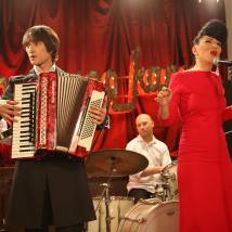 Юрий Чурсин, Елизавета Иванцив (Елка) на съемках сериала "Схватка"