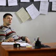 Даниил Страхов на съемках сериала "Принцип Хабарова"