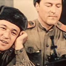 Отабек Ганиев и Иван Гаврилюк в фильме "Аты-баты, шли солдаты..."