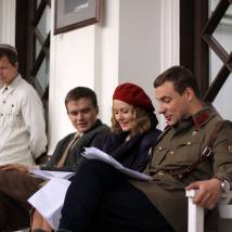 Евгений Цыганов, Алексей Бардуков, Мария Кожевникова на съемках сериала "Красные горы"