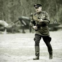 Олег Фомин на съемках сериала "Истребители"