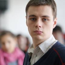 Илья Коробко на съемках сериала "Молодежка"
