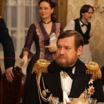 Степан Старчиков на съемках сериала "Тайны института благородных девиц"