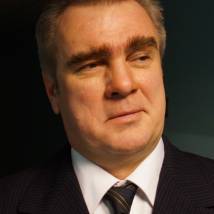 Анатолий Котенёв на съемках фильма "Главный"