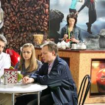 Михаил Шульц, Ирина Пегова и Юрий Сазонов на съемках сериала "Маша в законе! 2"