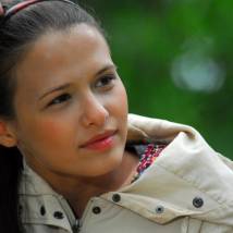 Любовь Аксенова на съемках сериала "Обнимая небо"