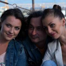 Светлана Антонова, Алексей Молчанов Юлия Кудояр на съемках фильма "Мой белый и пушистый"