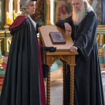 Юлия Снигирь и Станислав Любшин на съемках сериала "Великая"