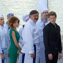 На съемках фильма "Кухня в Париже"