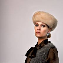 Олеся Судзиловская на съемках сериала "Дом с лилиями"