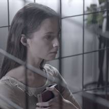 Елена Радевич в фильме "Клетка"