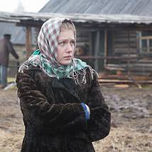 Карина Андоленко на съемках фильма "Сучья война"